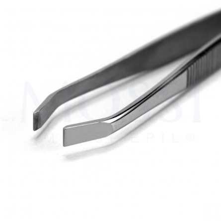 detalhe pinça direita ponta curva